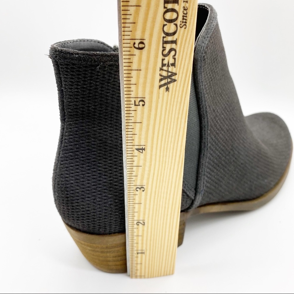 Kensie-Dark Gray Leather P'frated Ankle Bootie 9 - Picture 4 of 8